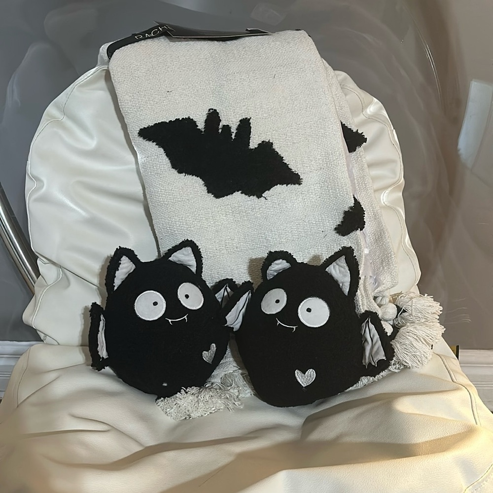Rachel Zoe Bat Blanket Set